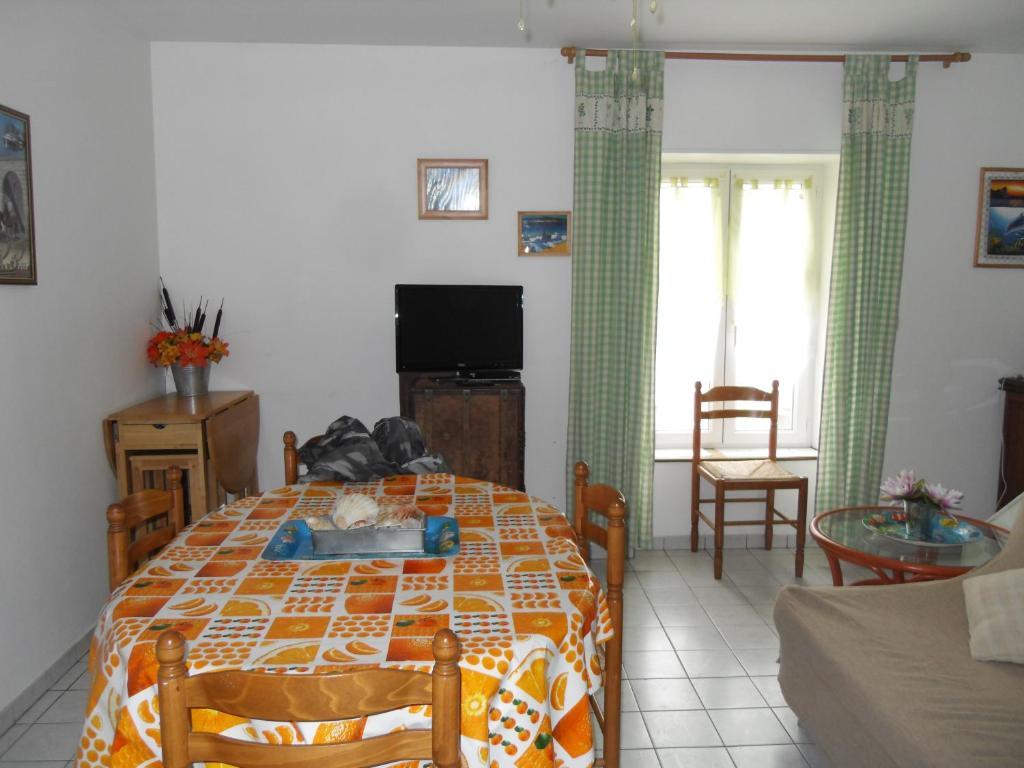 Gites de Mer Port-en-Bessin-Huppain Habitación foto